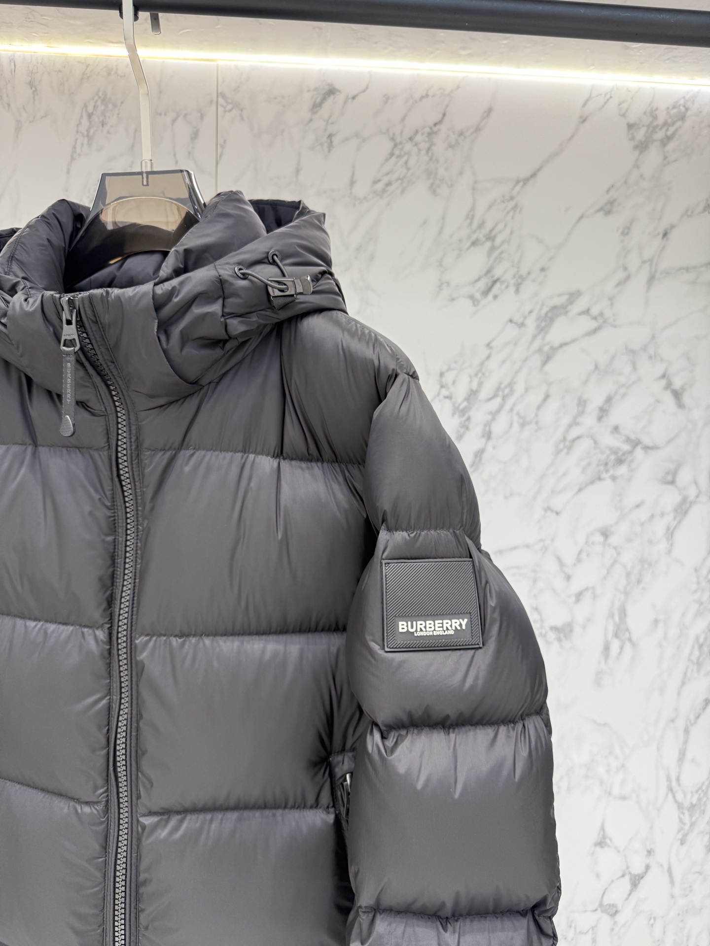 バーバリー「Burberry」秋冬ファッションフード付きダウンジャケット