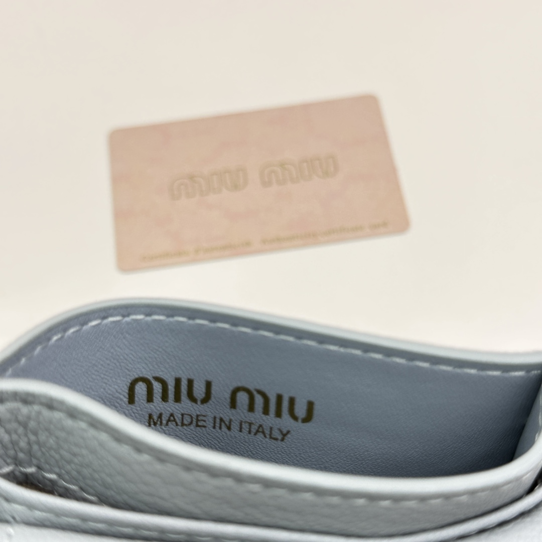 ミュウミュウ「Miu Miu」ミュウミュウ カーフスキン マルチウォレット 5237 / コンパクトウォレット