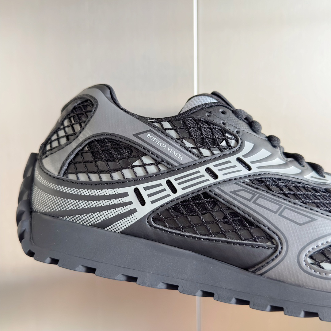 ボッテガ・ヴェネタ「Bottega Veneta」ボッテガ・ヴェネタ オービット スニーカー / ユニセックススポーツシューズ