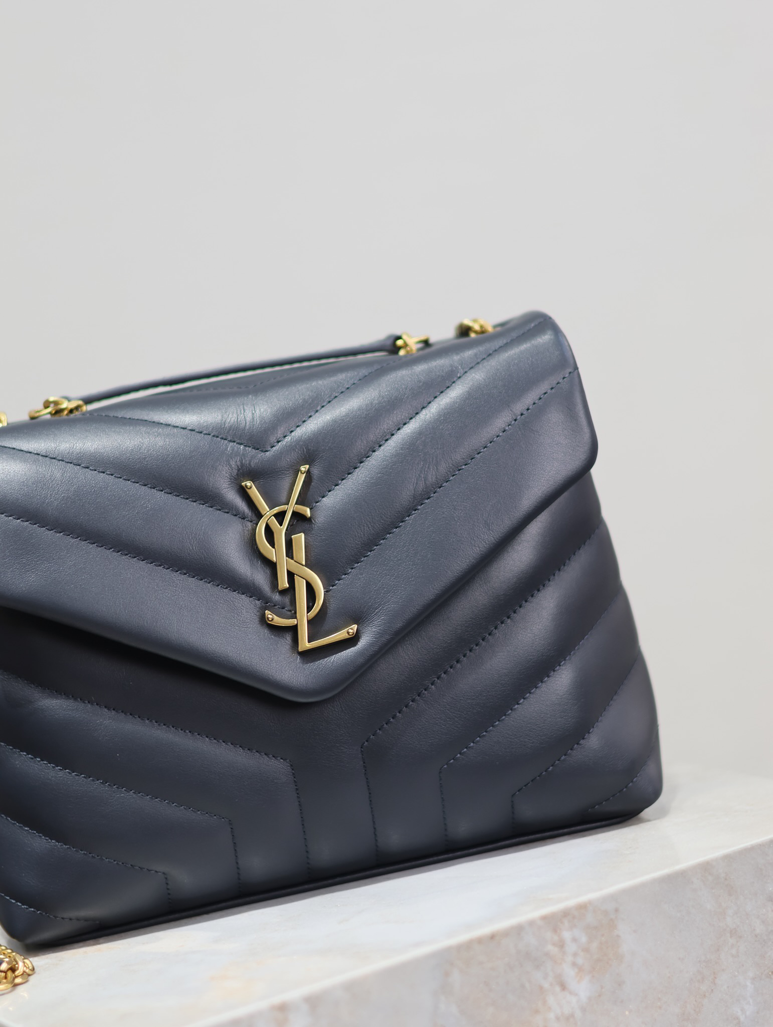 2026サンローラン「SAINT LAURENT LOULOU スモール チェーンショルダーバッグ
