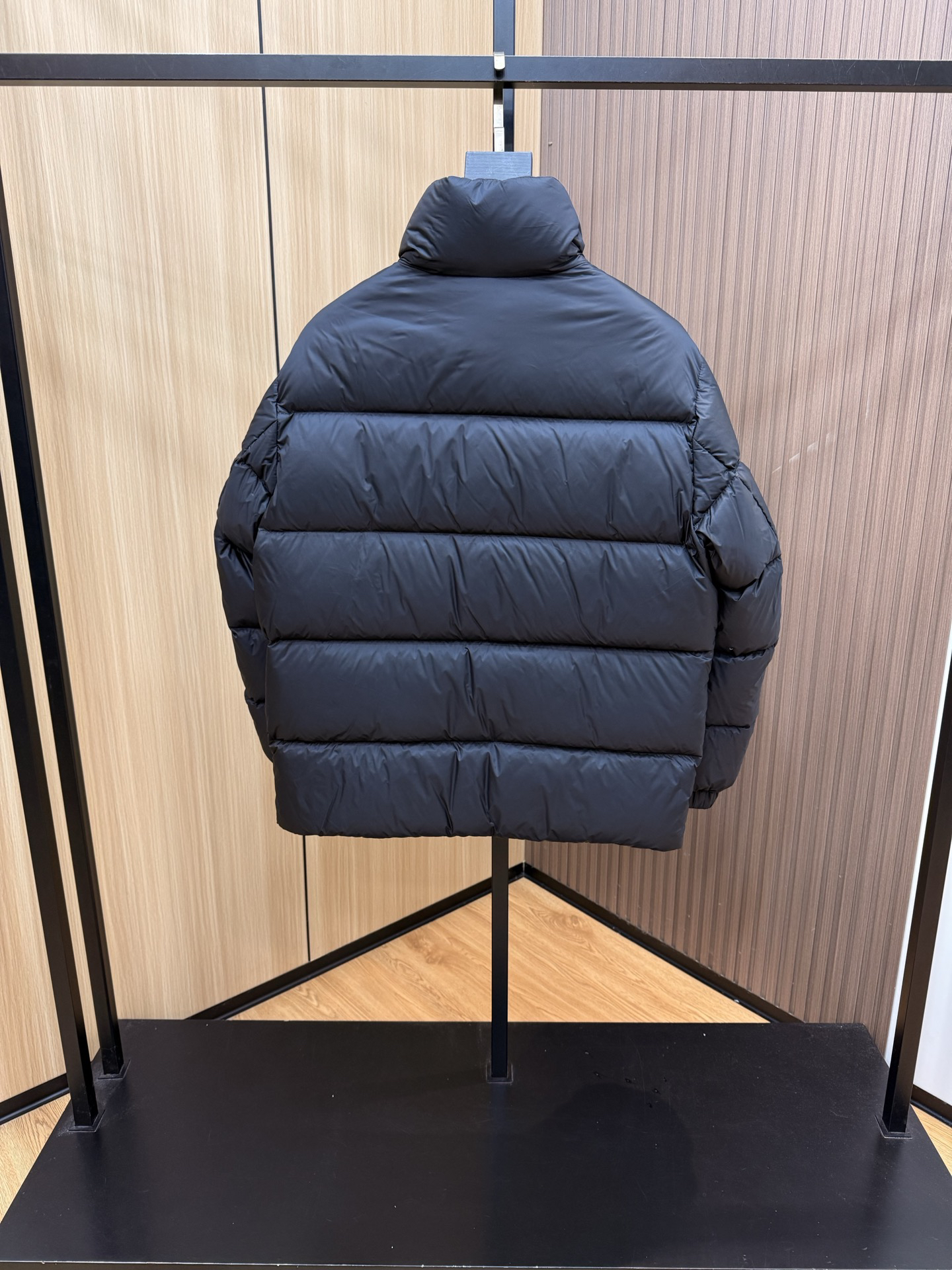 プラダ「Prada」秋冬ファッションスタンドカラーダウンジャケット