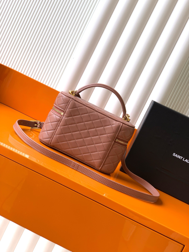 サンローラン「Saint Laurent」ギャビー ヴァニティバッグ（ラムスキン）