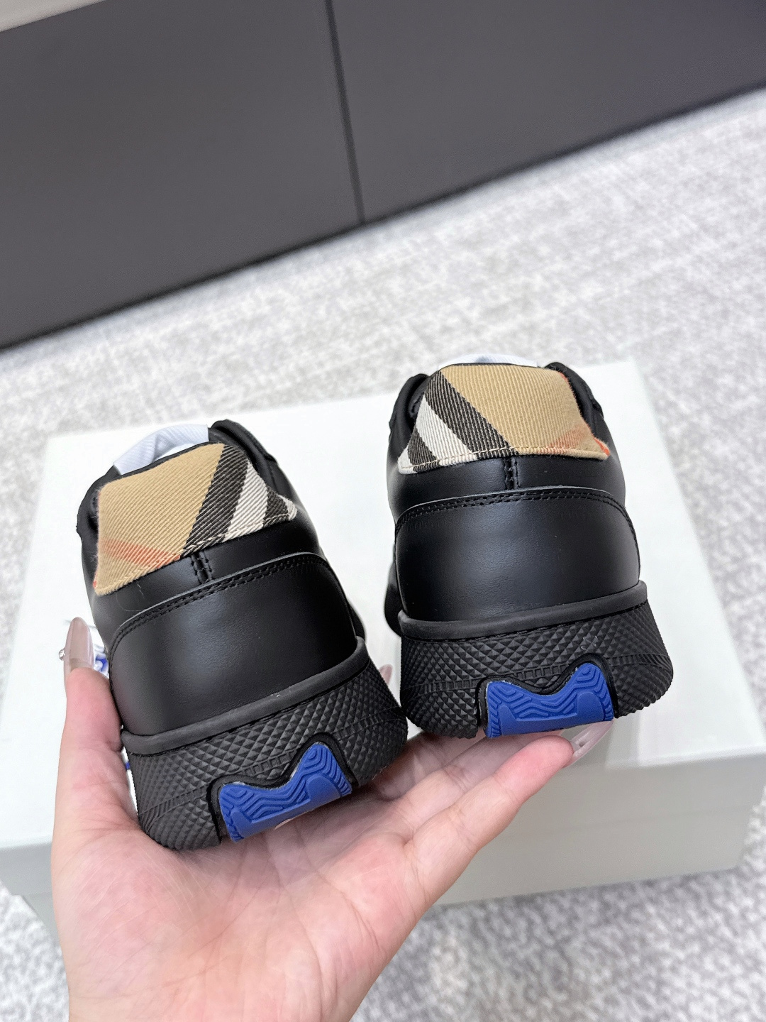 バーバリー「Burberry」バーバリー テラス スニーカー / レザースニーカー