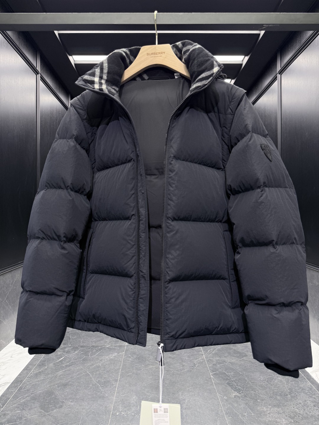 バーバリー「Burberry」秋冬着脱式袖＆フード付きダウンジャケット【超おすすめ】