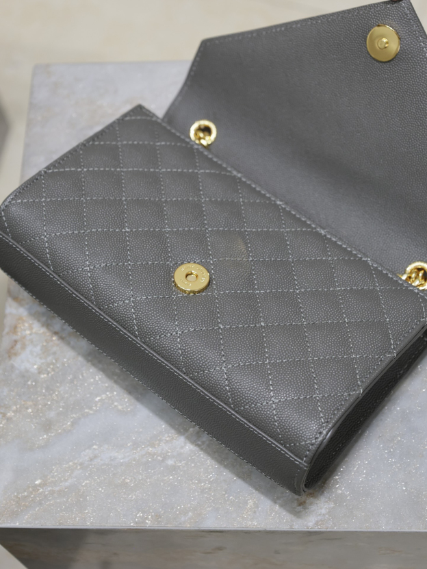 2026サンローラン「SAINT LAURENT ENVELOPPE スモール チェーンショルダーバッグ