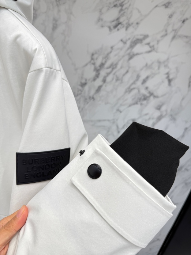 バーバリー「Burberry」秋冬フード付き防寒ダウンジャケット