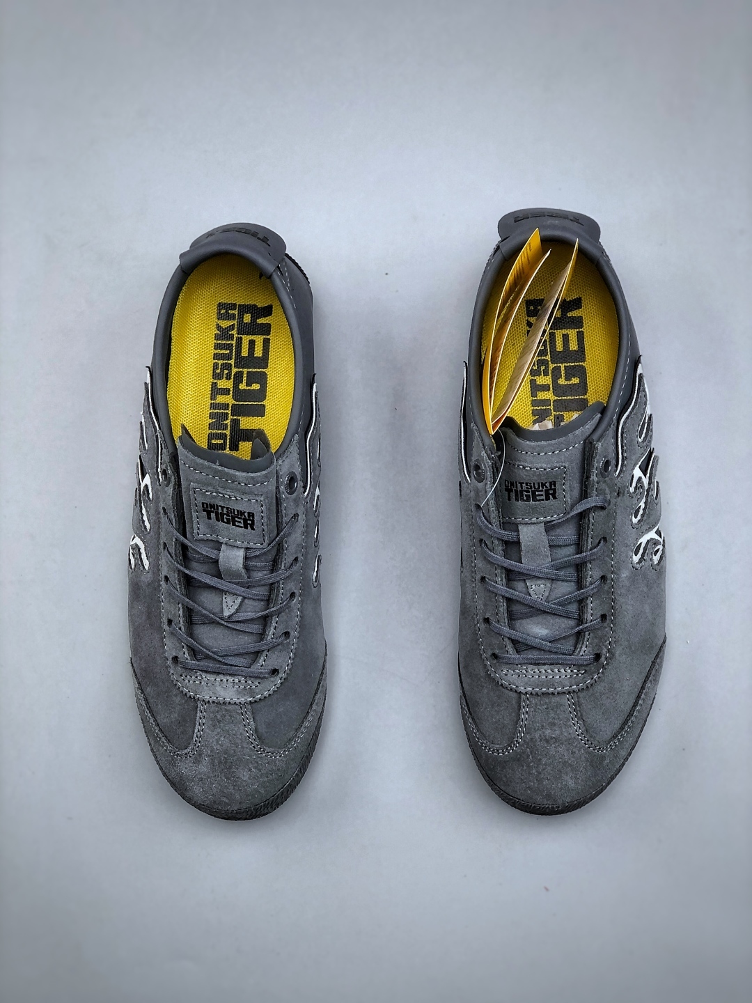 オニツカタイガー「Onitsuka Tiger」MEXICO 66 スリッポン スニーカー