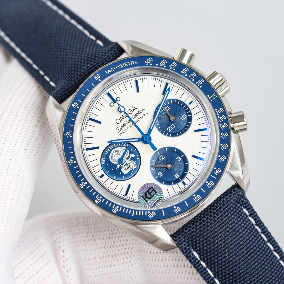 オメガ「Omega」スピードマスター シルバースヌーピーアワード 50周年記念モデル 腕時計42MM-isetant