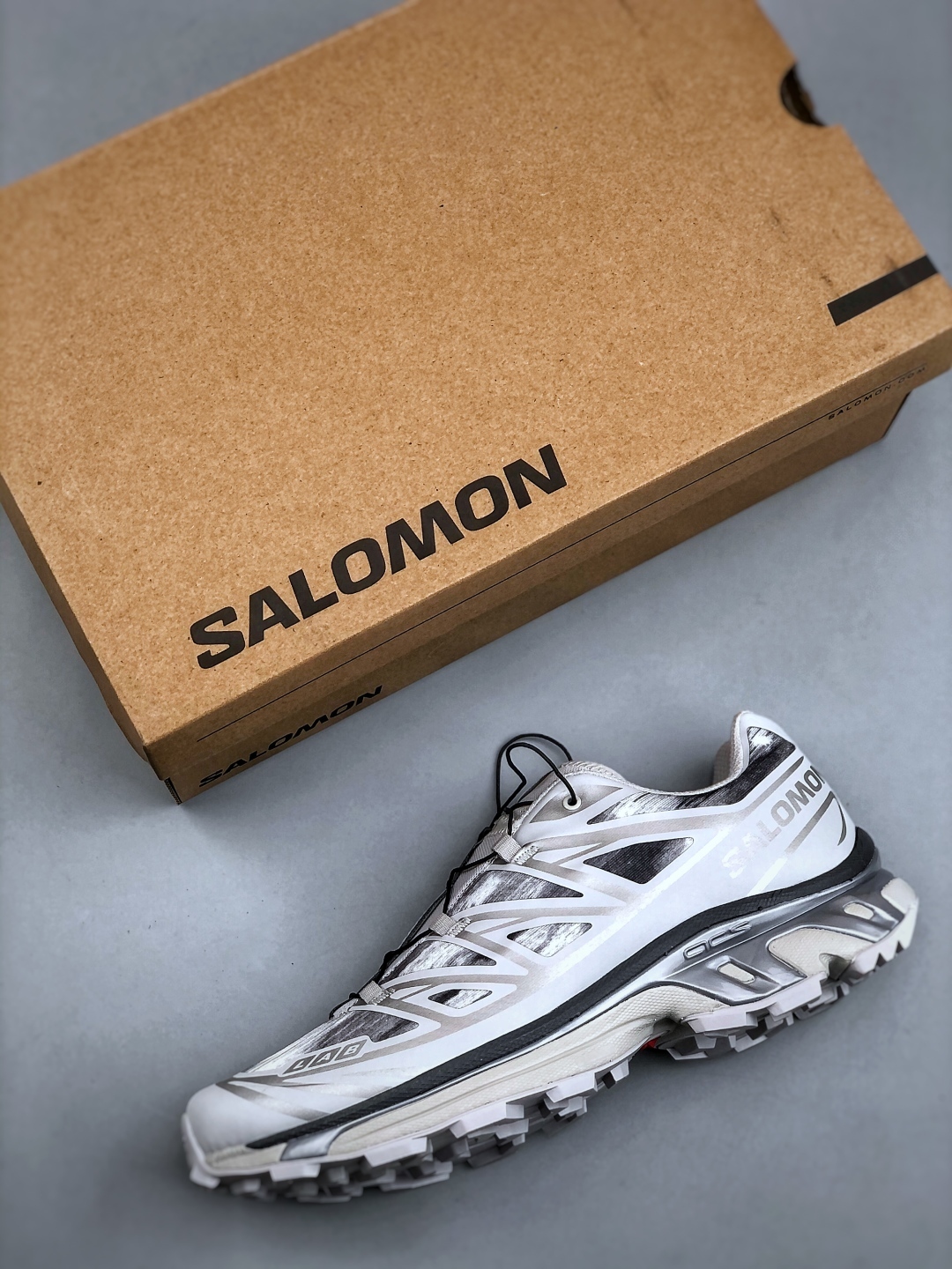 サロモン「SALOMON」XT-6 ユニセックス スポーツスタイルシューズ
