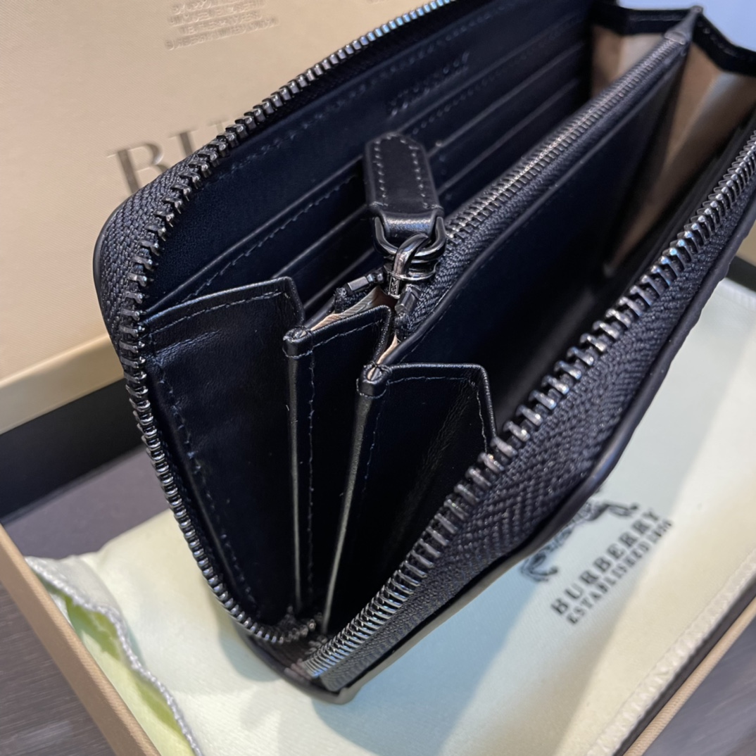 バーバリー「Burberry」メンズ シングルジップ スモール ウォレット