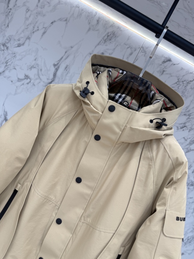 バーバリー「Burberry」スタイリッシュな保温ダウンフード