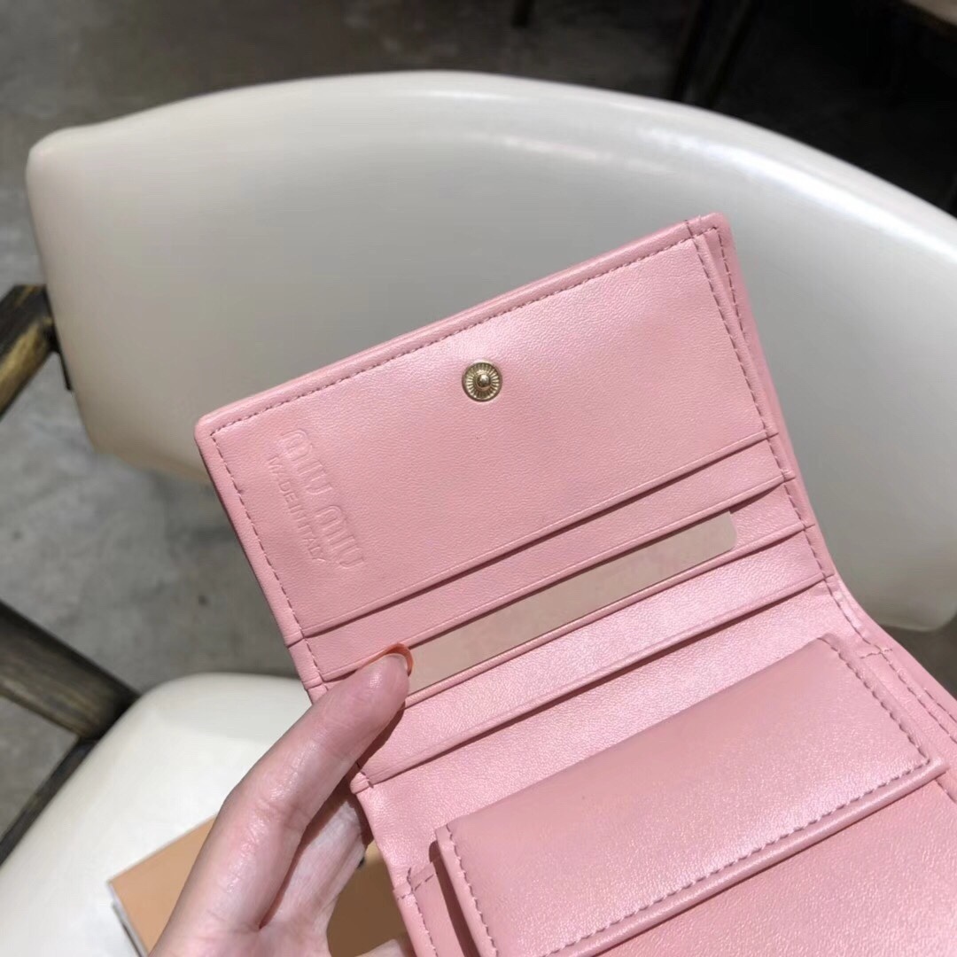 ミュウミュウ「Miu Miu」ミュウミュウ ラムスキン コンパクトバッグ 5439 / ショルダーバッグ