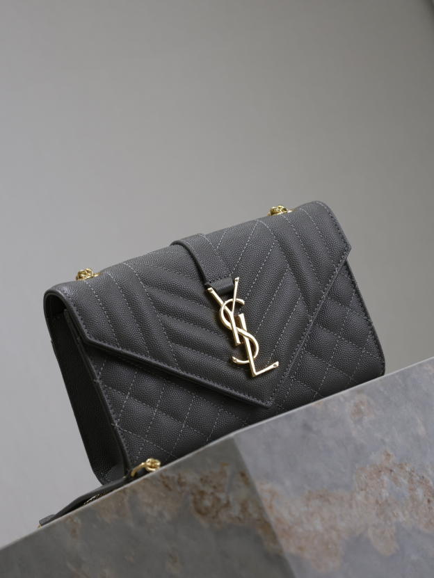 2026サンローラン「SAINT LAURENT ENVELOPPE スモール チェーンショルダーバッグ