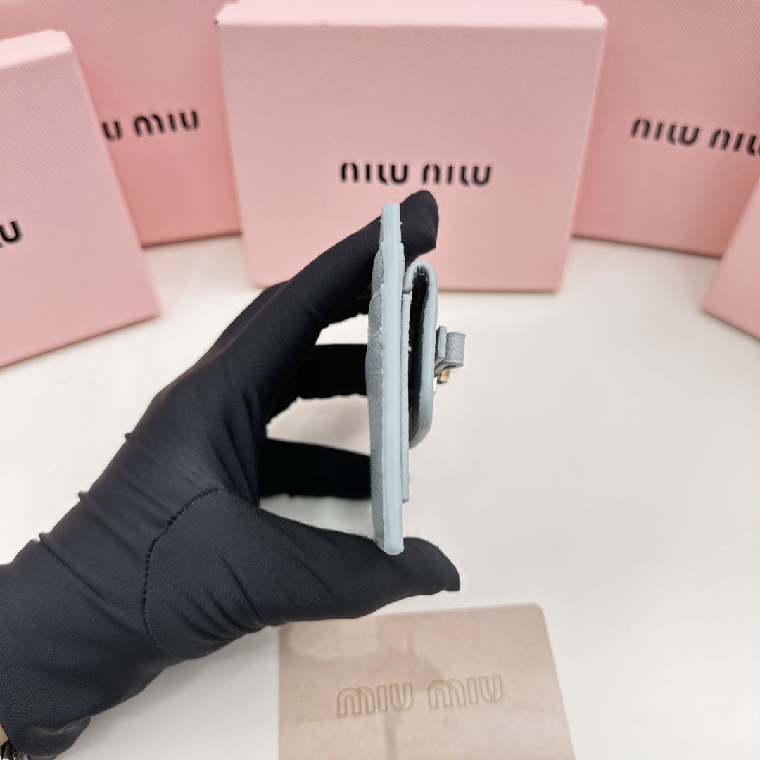 ミュウミュウ「Miu Miu」ミュウミュウ カーフスキン マルチウォレット 5237 / コンパクトウォレット