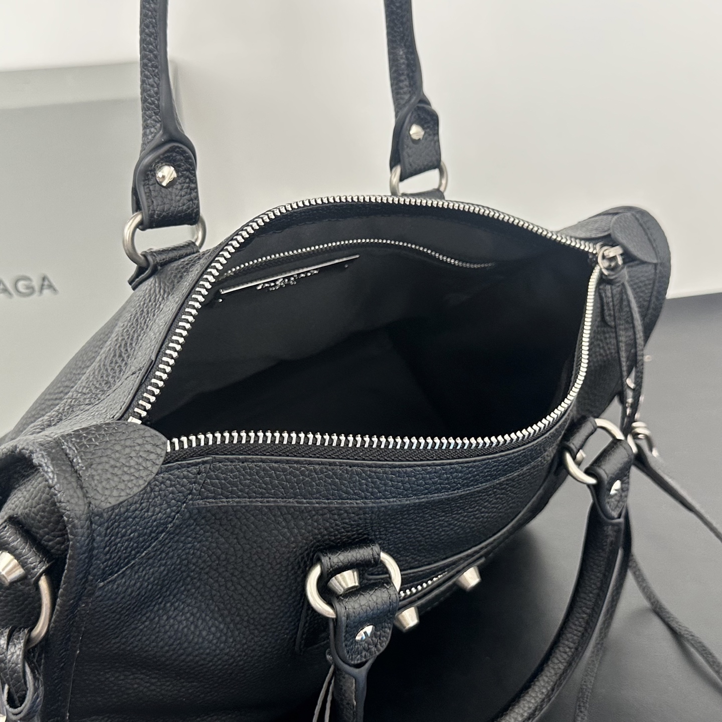 バレンシアガ「Balenciaga」バレンシアガ ル・シティ スモール / ショルダーバッグ