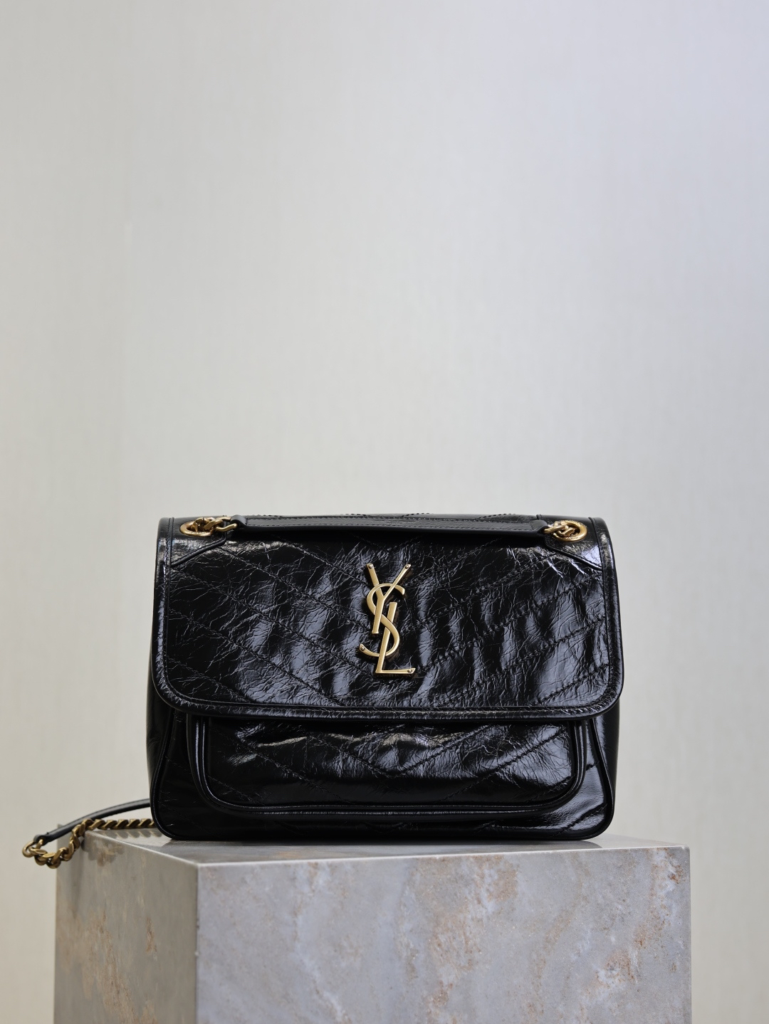 2026サンローラン「Saint Laurent NIKI ミディアム ヴィンテージクリンクルレザー チェーンショルダーバッグ