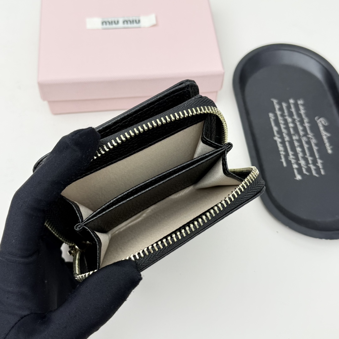 ミュウミュウ「Miu Miu」ミュウミュウ マテラッセ ラムスキン コンパクトバッグ 791 / ショルダーバッグ