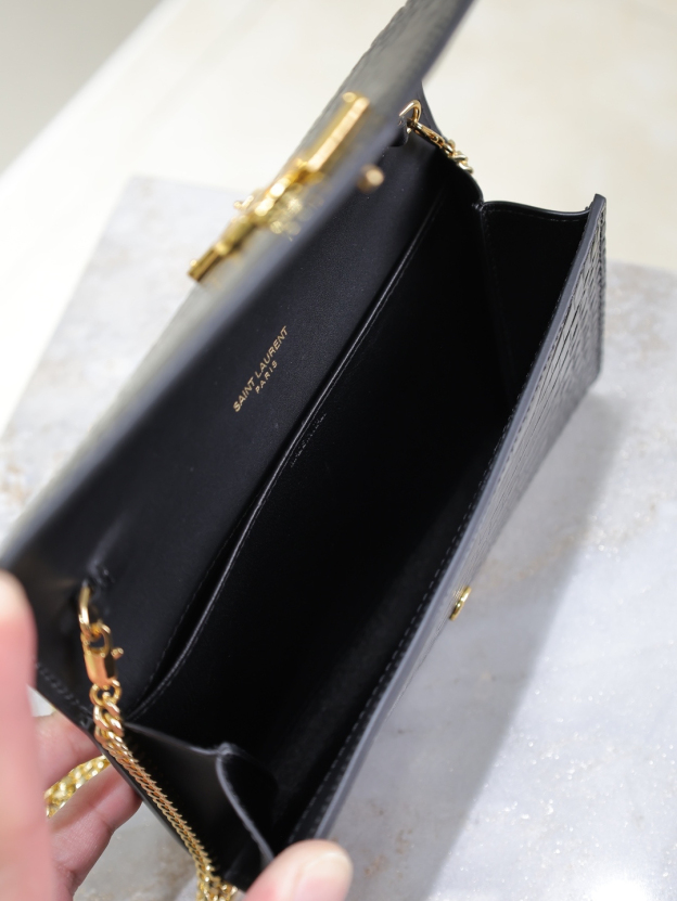 2026サンローラン「Saint Laurent UPTOWN チェーンウォレット