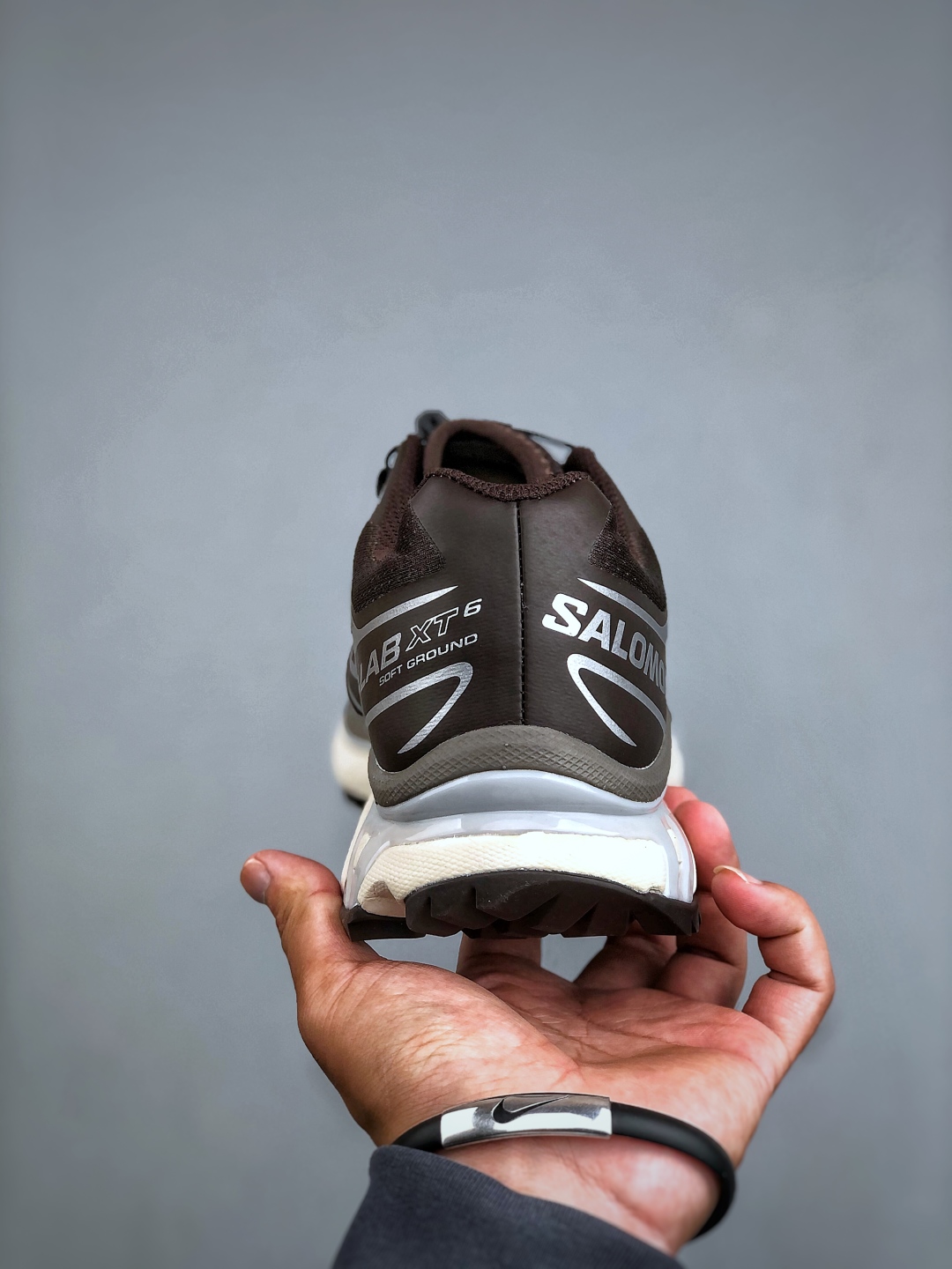 サロモン「SALOMON」XT-6 ユニセックス スポーツスタイルシューズ