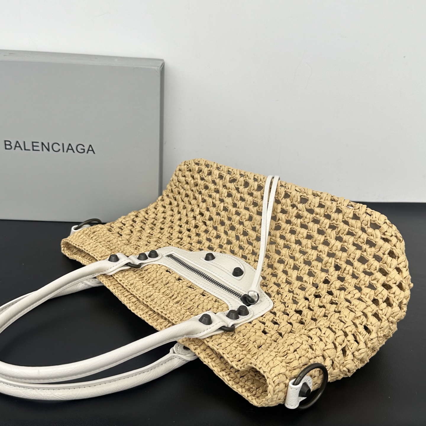 バレンシアガ「Balenciaga」バレンシアガ ル・シティ バスケット / ラフィアトートバッグ
