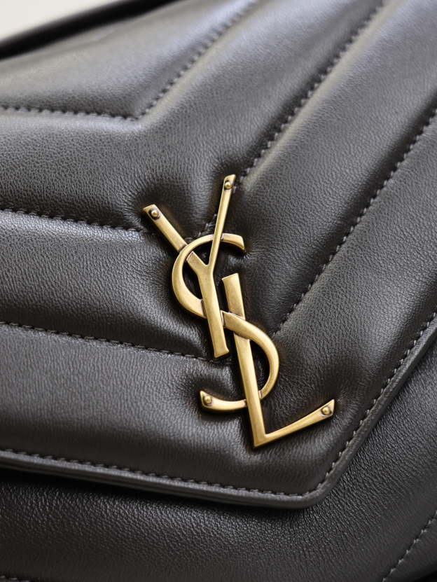 2026サンローラン「Saint Laurent LOULOU ミディアム マトラッセラムスキン ショルダーバッグ