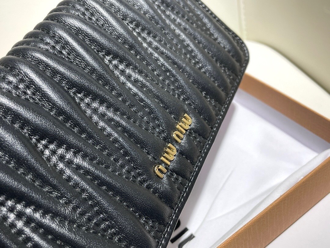 ミュウミュウ「Miu Miu」ミュウミュウ ラムスキン フラップバッグ 5550 / ショルダーバッグ