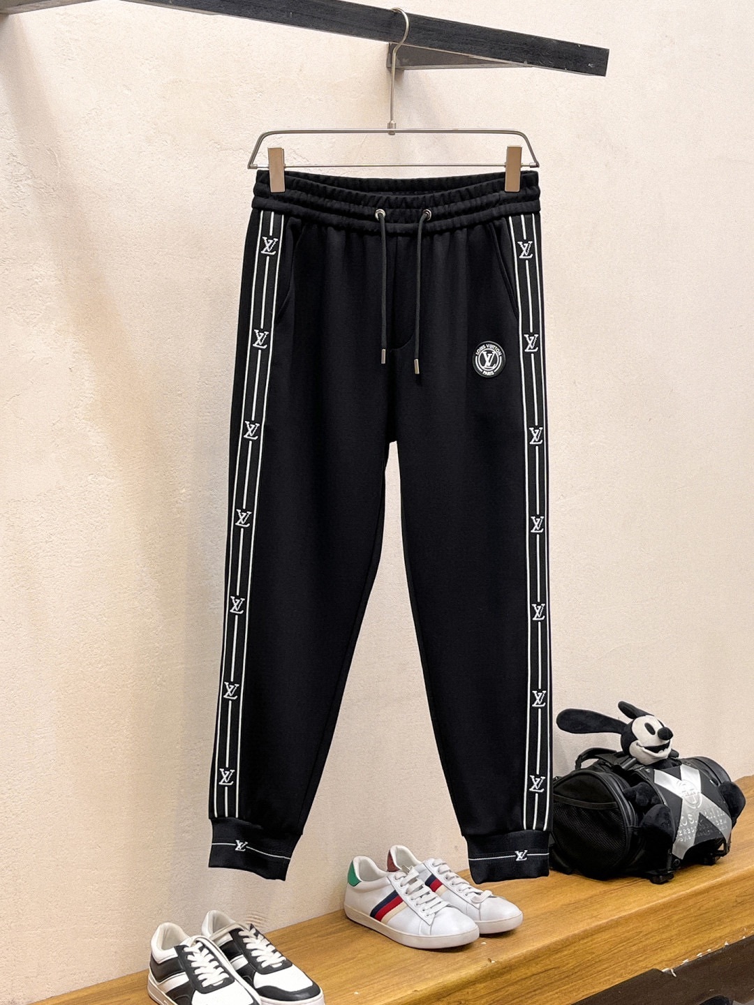 ルイ・ヴィトン「Louis Vuitton」秋冬プルオーバーフーディーセット