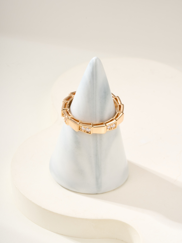 ブルガリ「Bvlgari」エレガントなリングコレクション