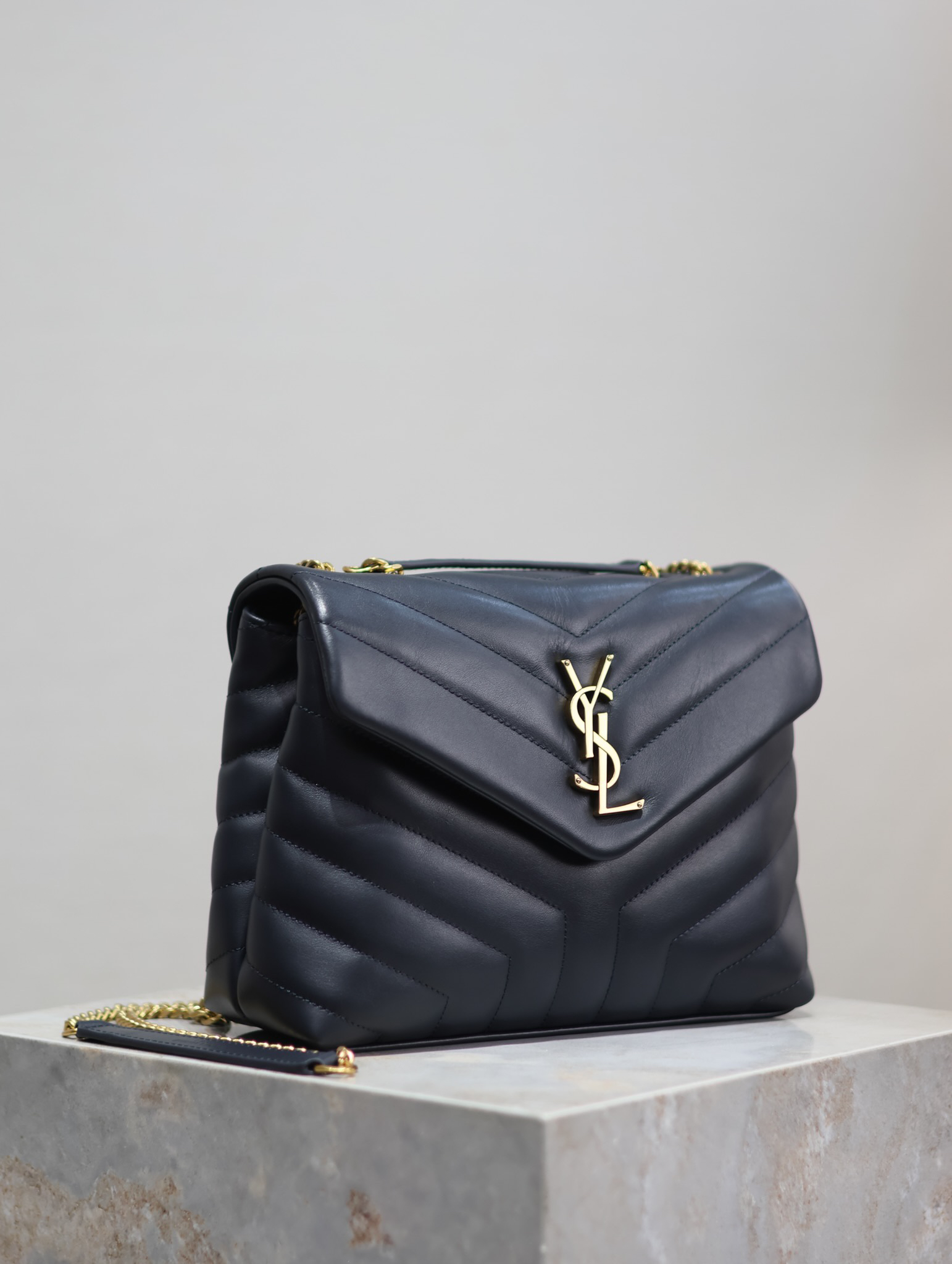 2026サンローラン「SAINT LAURENT LOULOU スモール チェーンショルダーバッグ
