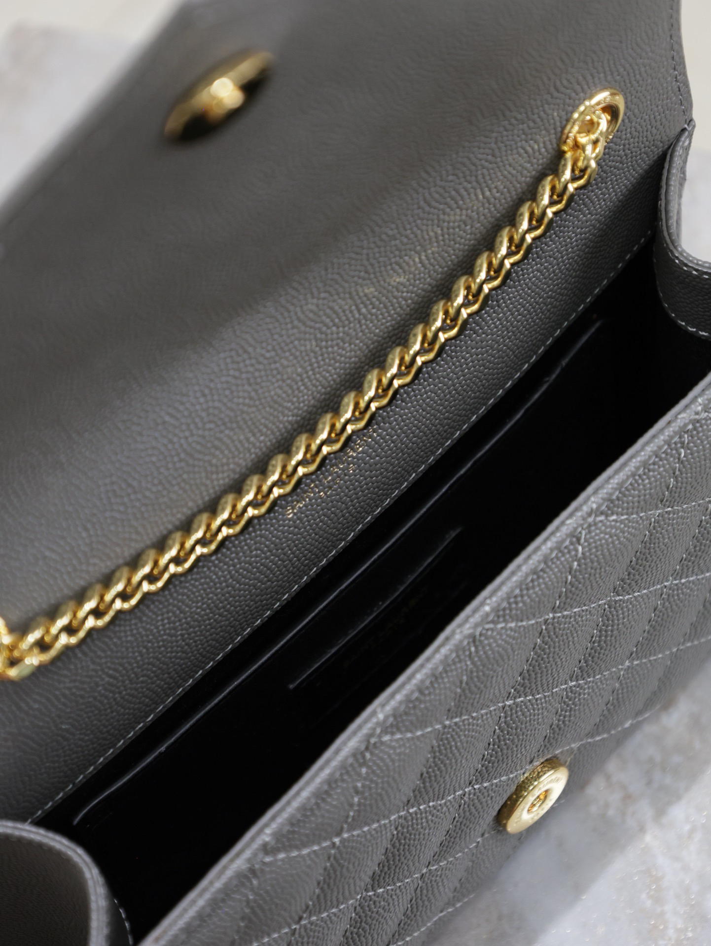 2026サンローラン「SAINT LAURENT ENVELOPPE スモール チェーンショルダーバッグ