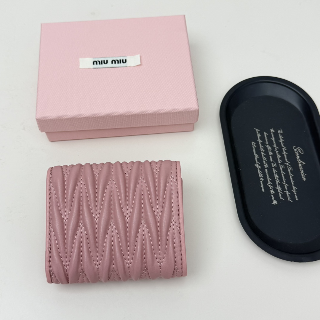 ミュウミュウ「Miu Miu」ミュウミュウ マテラッセ ラムスキン コンパクトバッグ 791 / ショルダーバッグ