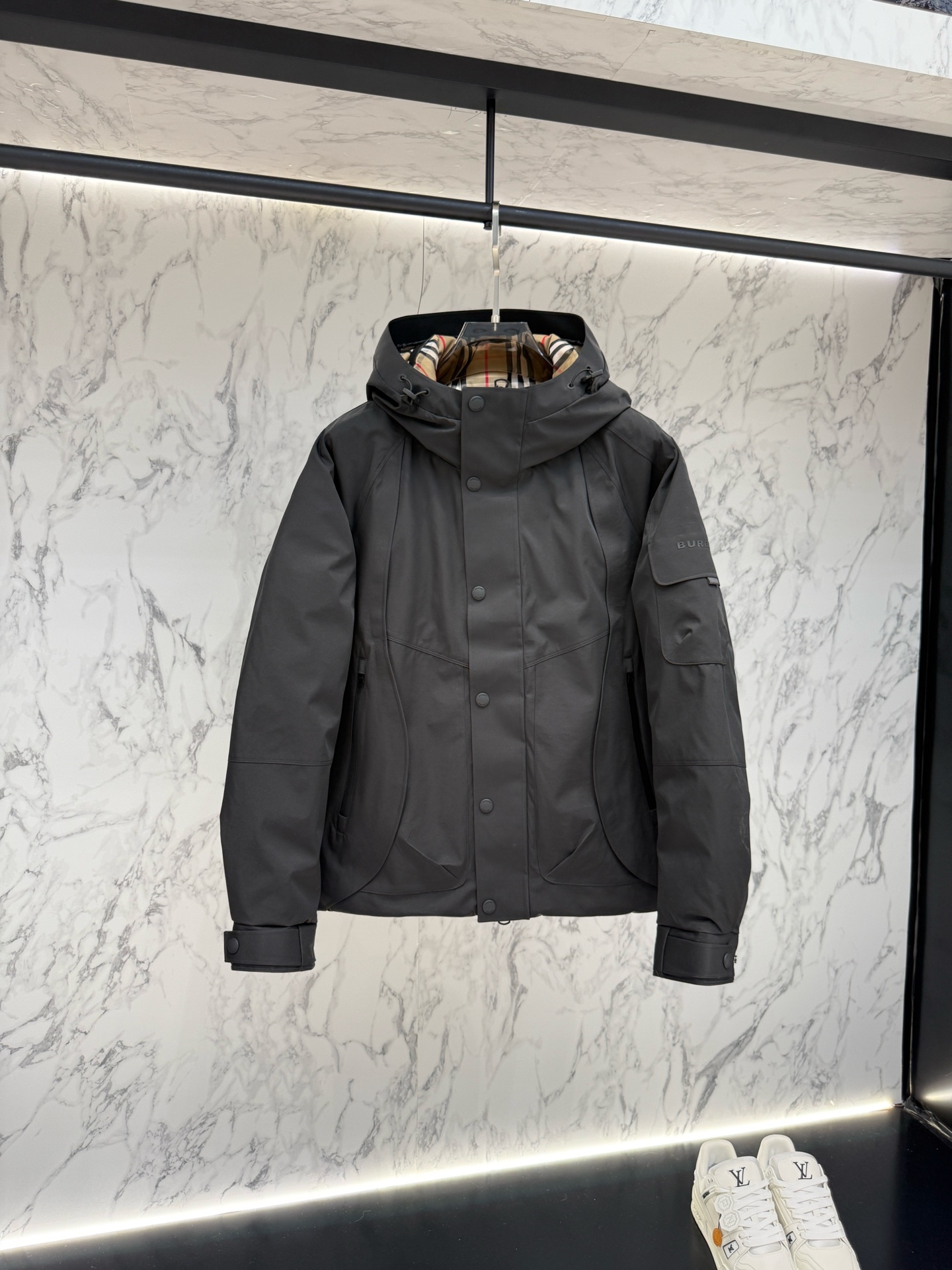 バーバリー「Burberry」スタイリッシュな保温ダウンフード