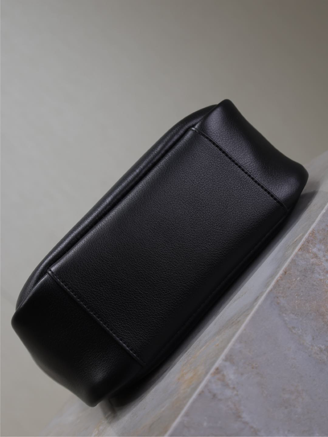 2026サンローラン「Saint Laurent LE 5 À 7 プティ スプレ グレインドレザー ショルダーバッグ