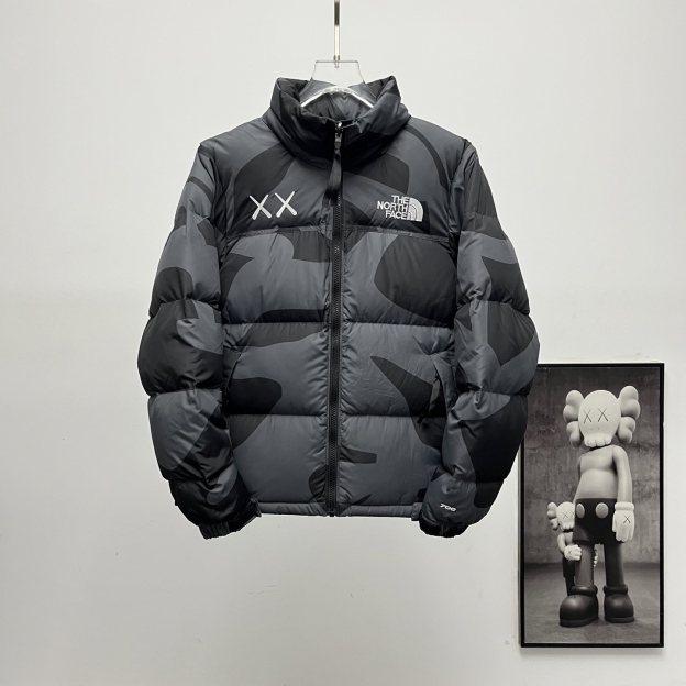 ザ・ノースフェイス XX KAWS 夢のコラボレーション ファッションフーディダウンジャケット 男女兼用