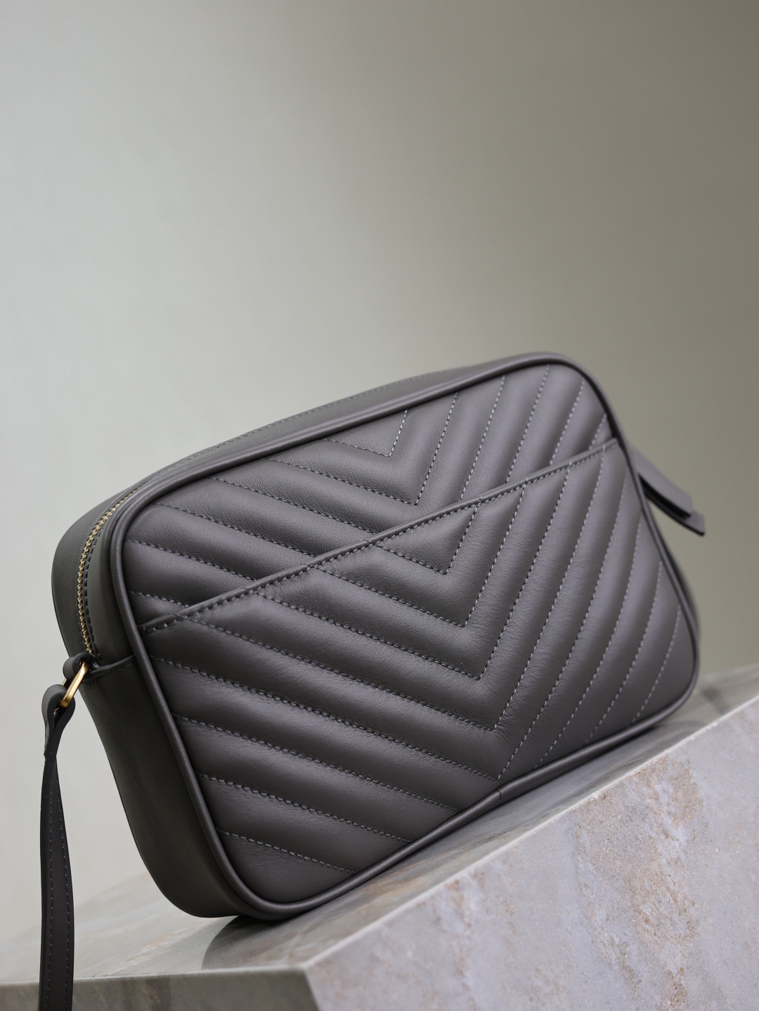 2026サンローラン「Saint Laurent LOU カメラバッグ