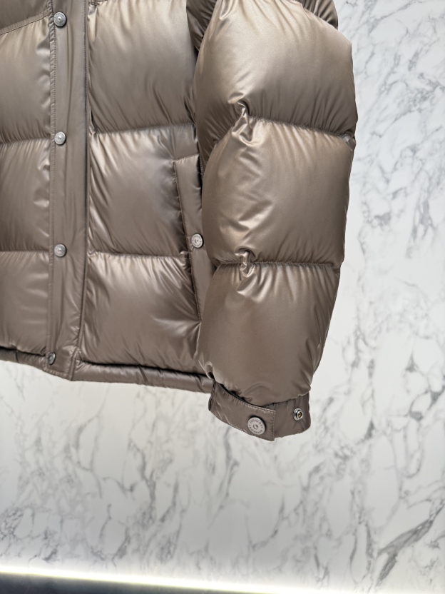 バーバリー「Burberry」秋冬ショート丈防寒ダウンジャケット