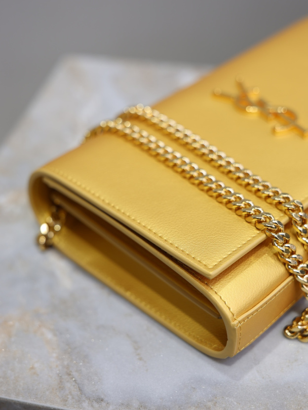 2026サンローラン「SAINT LAURENT CASSANDRE チェーンウォレット（WOC）