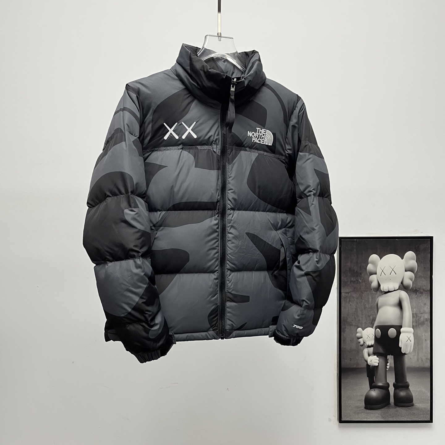 ザ・ノースフェイス XX KAWS 夢のコラボレーション ファッションフーディダウンジャケット 男女兼用