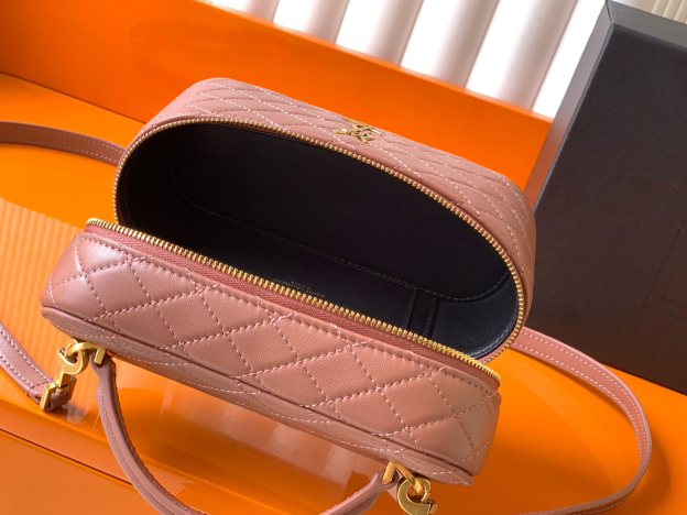 サンローラン「Saint Laurent」ギャビー ヴァニティバッグ（ラムスキン）