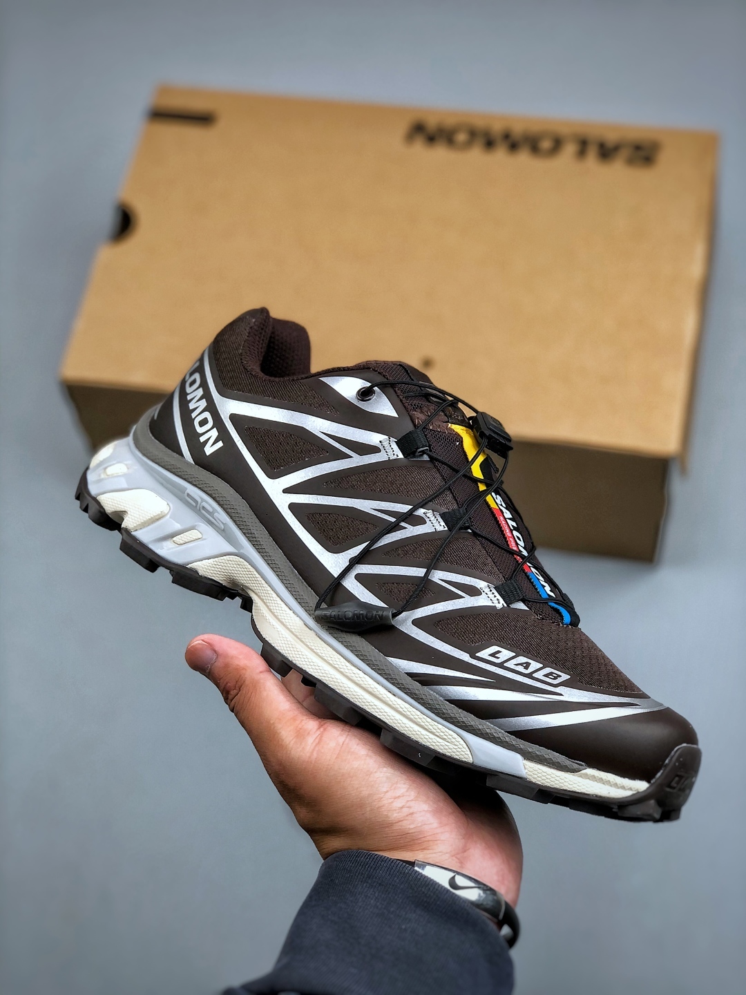 サロモン「SALOMON」XT-6 ユニセックス スポーツスタイルシューズ