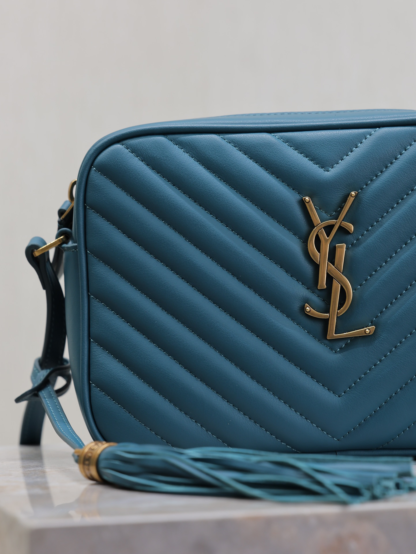 2026サンローラン「Saint Laurent LOU カメラバッグ
