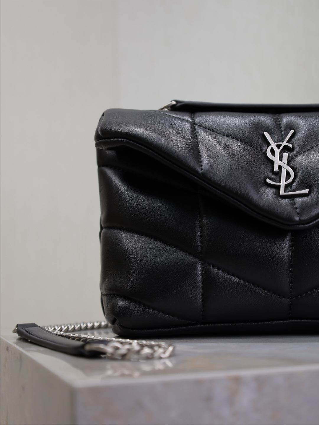 2026サンローラン「Saint Laurent TOY PUFFER ナッパラムスキン チェーンショルダーバッグ