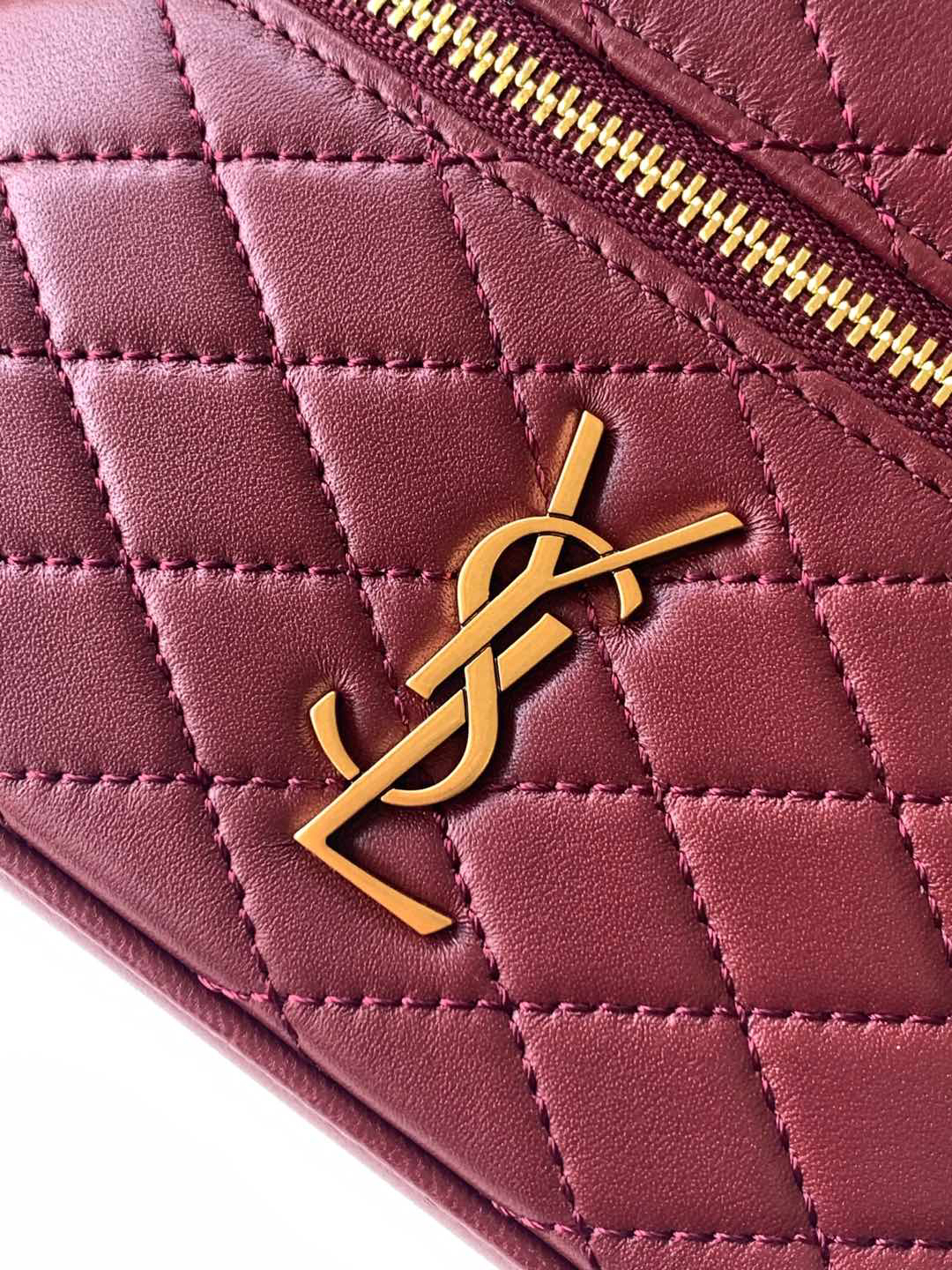 サンローラン「Saint Laurent」ギャビー ヴァニティバッグ（ラムスキン）