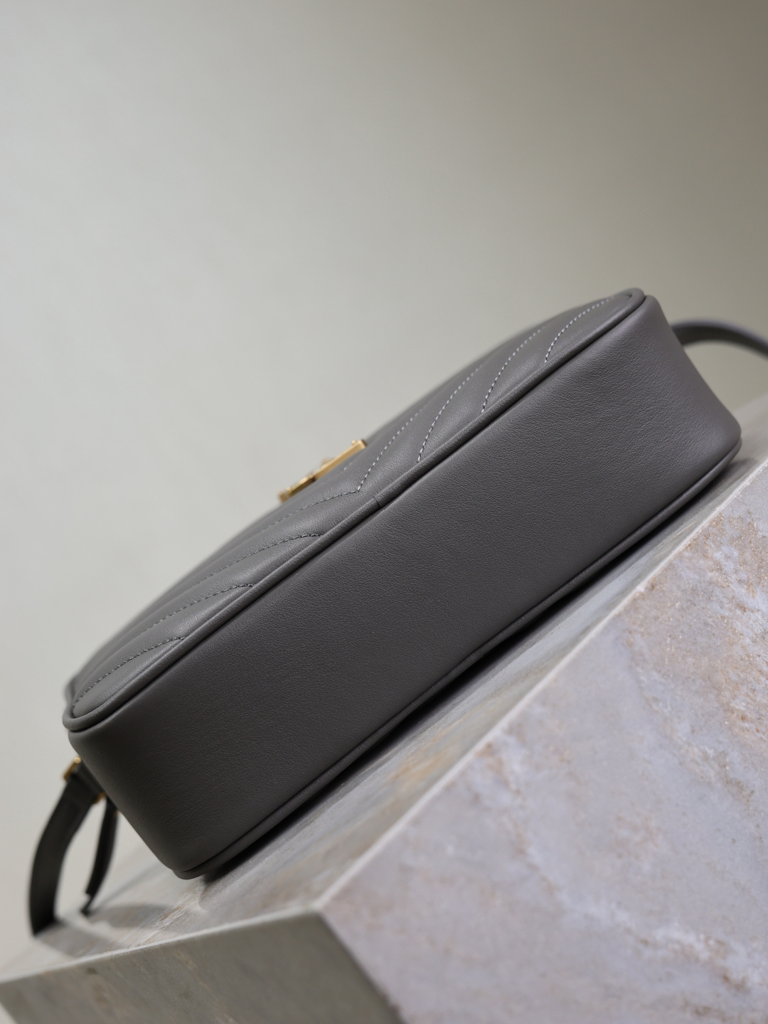 2026サンローラン「Saint Laurent LOU カメラバッグ