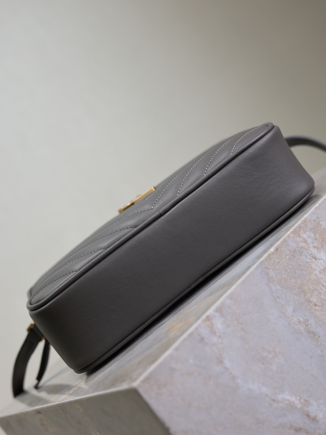 2026サンローラン「Saint Laurent LOU カメラバッグ