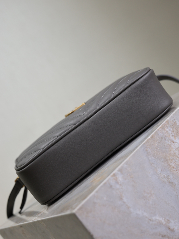 2026サンローラン「Saint Laurent LOU カメラバッグ