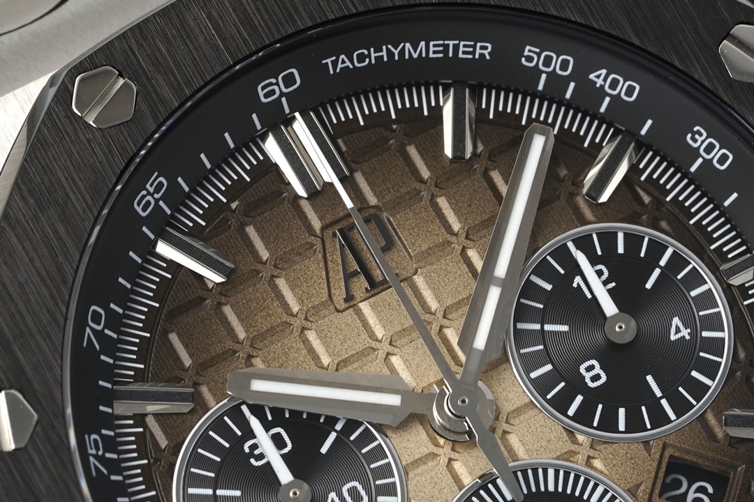 オーデマ ピゲ「Audemars Piguet」ロイヤルオークオフショア クロノグラフ 自動巻き 腕時計 43mm