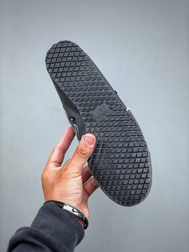 オニツカタイガー「Onitsuka Tiger」MEXICO 66 スリッポン スニーカー