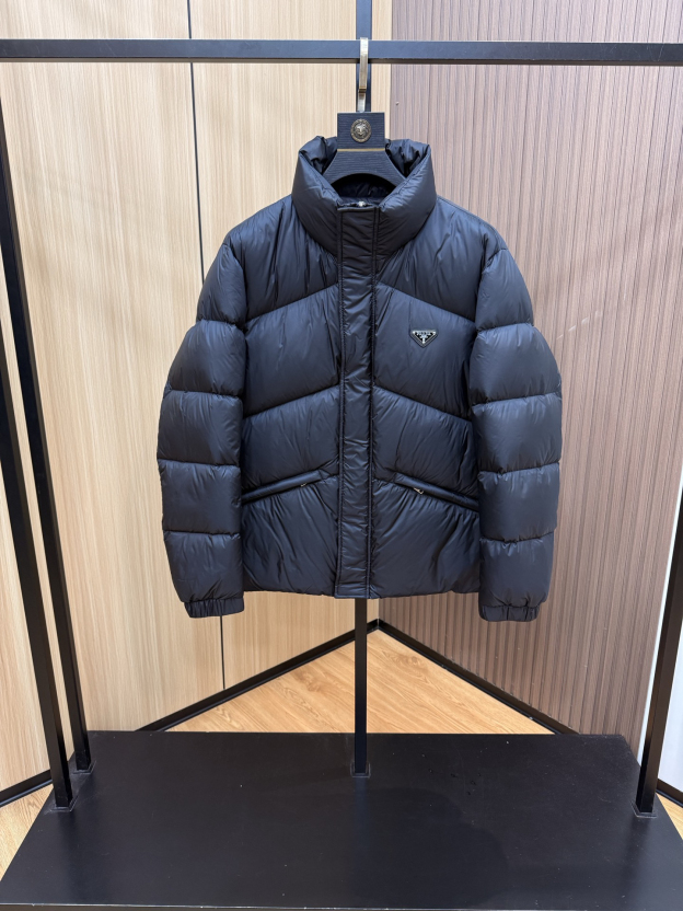 プラダ「Prada」秋冬ファッションスタンドカラーダウンジャケット