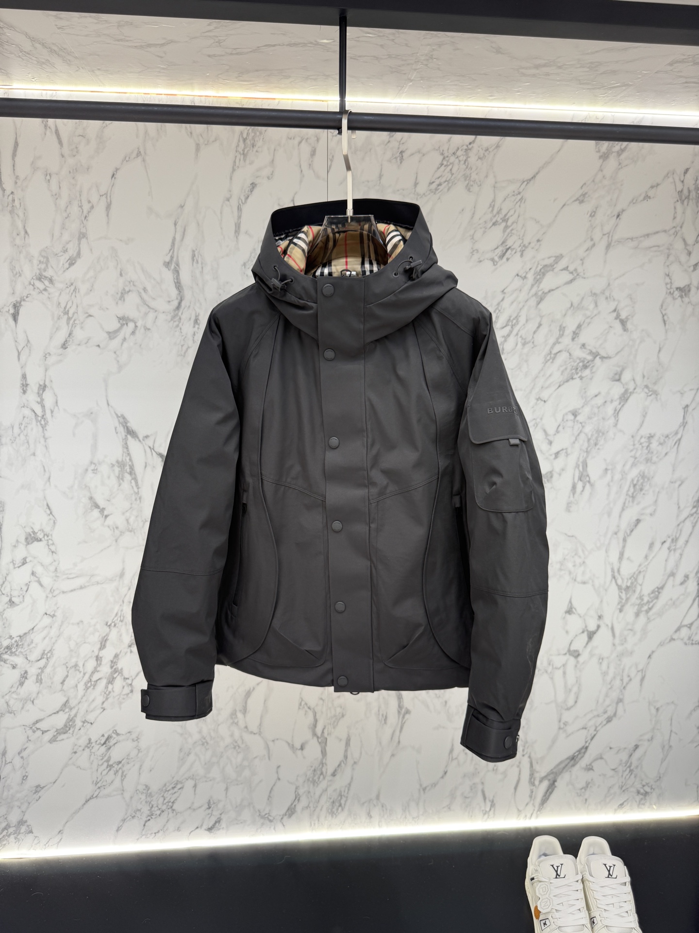 バーバリー「Burberry」スタイリッシュな保温ダウンフード